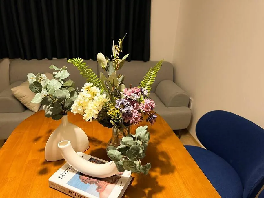 Mangwon Station / Hongdae / Hapjeong / Yeonnam Apartman Szöul